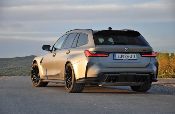  BMW je model M3 v svoji bogati zgodovini prvič na trgu ponudil kot 
karavana. Začetni odziv trga je na evropskem nivoju tako dober, 
da so morali v Munchnu povečati obseg proizvodnje.