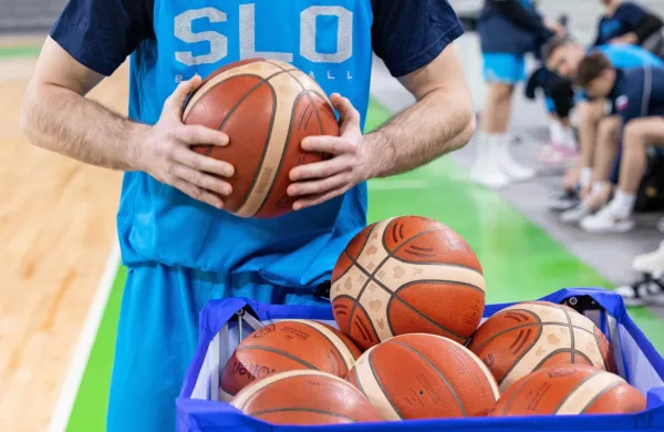 Slovenija po dobri predstavi previsoko izgubila s &Scaron;panijo