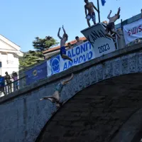 Skupinski skok domačinov