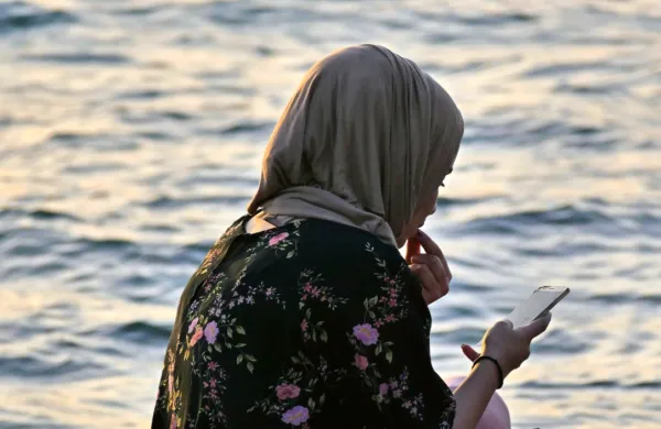 V italijanskem Tržiču nameravajo prepovedati ženskam kopanje v 
burkinijih ali drugih oblačilih.