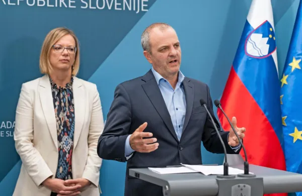 Minister za naravne vire in prostor Uroš Brežan  je o umestitvi 
tehnične pisarne v interventni zakon dejal, da gre za pomoč vsem 
prizadetim, tako fizičnim osebam kot občinam in gospodarstvu.