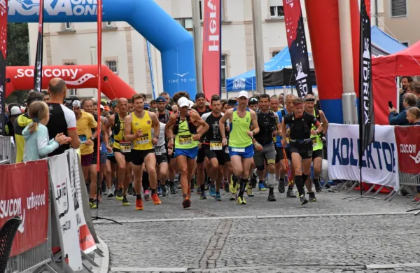 Idrijski praznik tekov v naravi