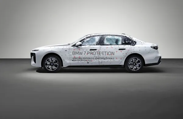 Pri BMW bodo v kratkem v tovarni v Dingolfingnu začeli sestavljati posebno vrsto limuzine z med drugim zelo ugledno oznako zaščite VR9.