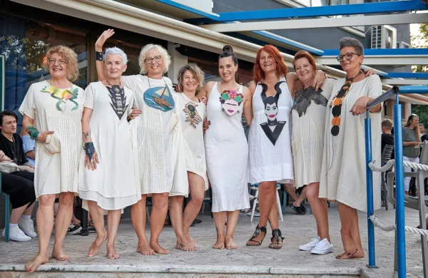 Semedela: na modno brv z rabljenimi oblačili (FOTO)