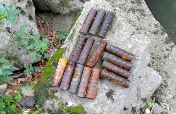 Slaba polovica najdenih bomb v reki Vipavi. 