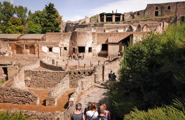 Blizu starodavnega mesta Pompeji so arheologi odkrili spalnico, 
za katero domnevajo, da so jo uporabljali sužnji.