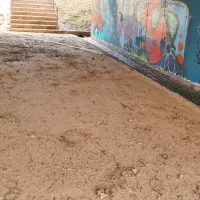 Zakaj je dostop v podhod pri Slavnikovih garažah omejen?