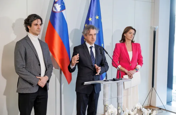 



Politika bo jeseni osredotočena predvsem na dolgotrajen proces 
sanacije, a hkrati ne sme pozabiti na vse druge težave.