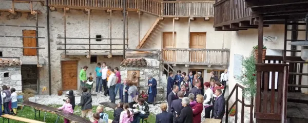 V Breginju so ohranili zgolj staro vaško jedro z nizom hiš, morda bo 
v njem zaživelo gostišče s prenočišči. 
