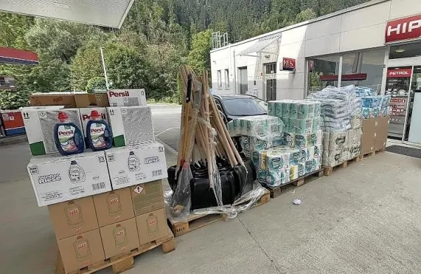 V Humanitarčku pozivajo, naj bo pomoč po poplavah ciljna in bolje 
koordinirana, da bi se čim bolj ognili zlorabam.