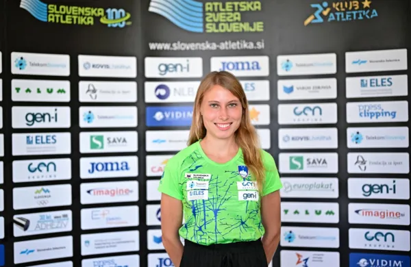 Maruša Mišmaš Zrimšek je  na svetovnem prvenstvu  v Budimpešti 
v  teku na 3000 m zapreke zasedla šesto mesto in s časom 9:06,37 
izboljšala svoj slovenski rekord.