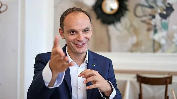 Društvo Platforma sodelovanja, za katerim z ekipo stoji Anže 
Logar, ima okoli petsto članov.