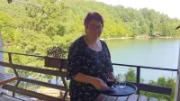 Anita Urbančič bo odslej z lokalno kulinarično ponudbo razvajala 
tudi v ribiškem domu pod vasjo Soze s čudovitim razgledom na 
jezero Mola. 