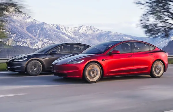 Prvi kupci bodo prenovljeni model 3 dobili letos jeseni, cene pa 
menda ostajajo enake.