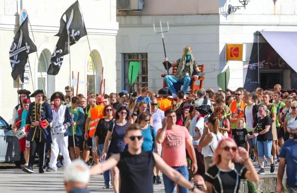 Krst 150 “zelencev” bo v soboto popoldan na glavnem pomolu 
pred hotelom Piran.