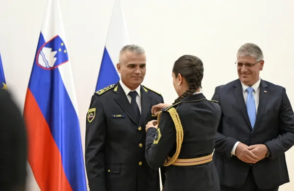 

Vlada je Senada Jušića imenovala za mandatno dobo petih let z 
možnostjo ponovnega imenovanja.
