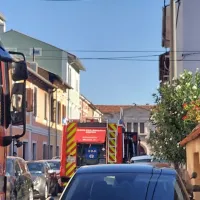 V Izoli je zjutraj počilo. Ena oseba je lažje po&scaron;kodovana (FOTO)
