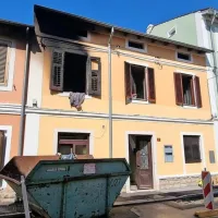 V Izoli je zjutraj počilo. Ena oseba je lažje po&scaron;kodovana (FOTO)
