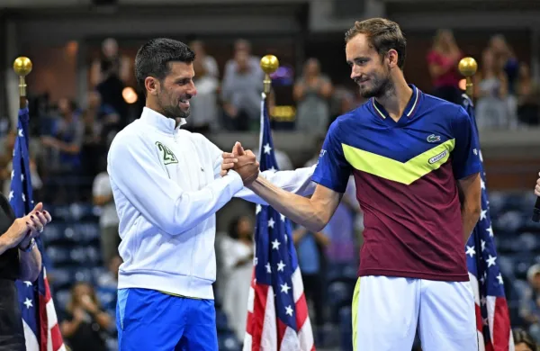 Finalista zadnjega turnirja sezone za grand slam:  zmagovalec 
Novak Đoković (levo) in Danil Medvedev