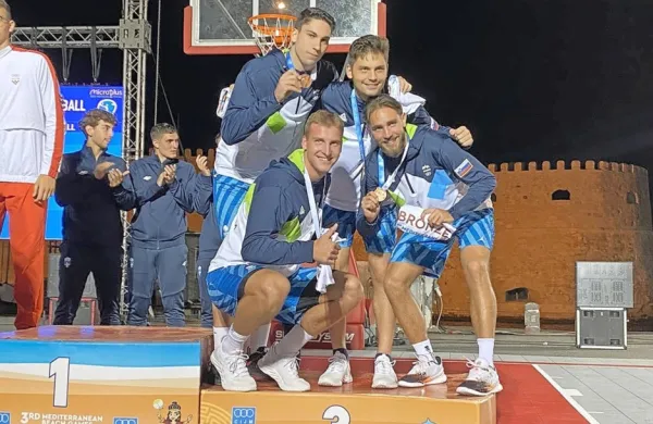 Ko&scaron;arkarji 3x3 bronasti