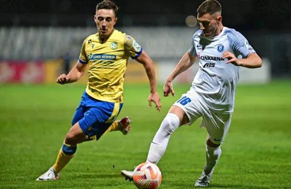 Mario Kvesić (desno) je Celjane zgodaj popeljal v vodstvo, ki je 
zdržalo do 90. minute.