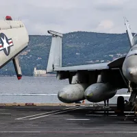 Na svojem krovu lahko letalonosilka, ki je poimenovana po 38. 
predsedniku ZDA Gerardu R. Fordu, sprejme do 90 letal in 
helikopterjev. 
