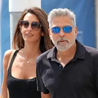 George Clooney z ženo Amal 