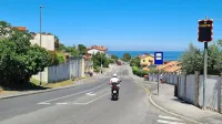 Stanovalci ob Krožni cesti v Žusterni pravijo, da cestni dirkači 
ogrožajo prometno varnost na tem območju.