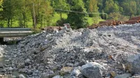 Hudournik Čerinščica, sedaj neznaten potoček, je julija rušil vse 
pred seboj. Za zaščito zaselkov v Novakih in Cerknega ga bodo 
skupaj s hudournikom Črna sanirali še pred zimo.