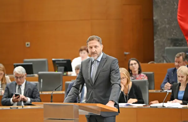 Finančni minister Klemen Boštjančič