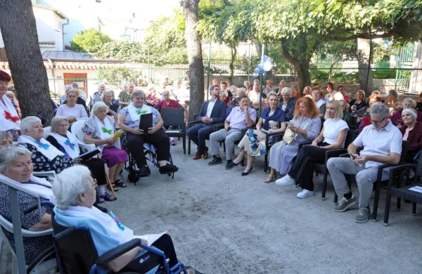 Dom upokojencev Izola danes obeležuje 70 let neprekinjenega delovanja (FOTO)