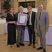Z leve proti desni: sekretarka OOZ Koper Andreja Kozlovič, Milan 
Palčič, predsednik OZS Blaž Cvar in predsednik OOZ Koper Sergej 
Pinter