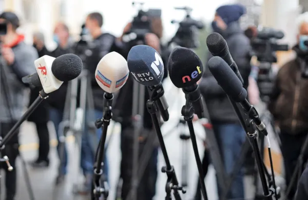 Svet Evrope želi s kampanjo z geslom Novinarji so pomembni 
povečati zavedanje o vlogi novinarjev in njihovem prispevku k 
ohranjanju demokratične in pluralne družbe.