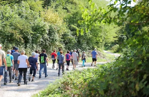 Tisoč pohodov ob drugi obletnici vedno bolj priljubljene Tematske poti Deskle