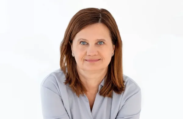 Novinarka Mojca Širok dopustniški čas porabi tudi za pisanje 
kriminalk.