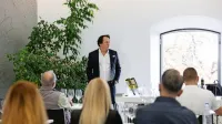 Marjan Simčič je imel na festivalu Top vino razprodano delavnico, včeraj pa je zaokrožila vest, da mu je Gambero Rosso spet 
namenil tri kupe (Tre Bicchieri). Za svoja vina so jih dobile še   briške kleti Jakončič, Noüe Marinič in Zanut. 