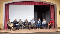 Na okrogli mizi v Hrpeljah so sodelovali (z leve proti desni) Katja Hrobat Virloget, Jure Gombač, Vanja Kovač, Viljem Toškan, Marko Pisani, Sandy 
Klun in Saša Likavec Svetelšek