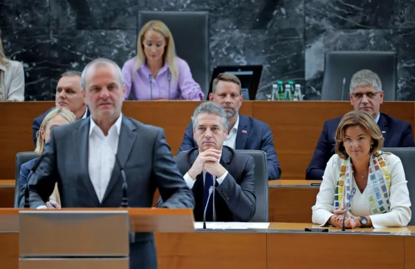 Menjava na čelu okoljskega ministrstva bo prinesla več učinkovitosti, je prepričan premier Robert Golob.