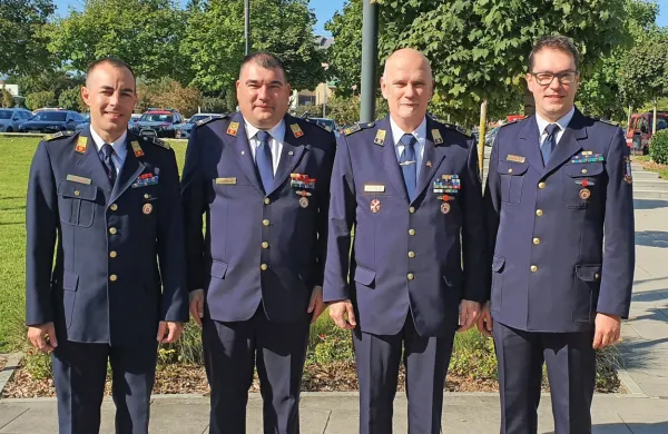 Staro in novo vodstvo Obalno-kraške gasilske zveze (z leve): Denis 
Slavec, Marko Adamič, Miran Gregorič in Marko Simšič.