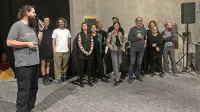 Del organizatorske in umetniške ekipe letošnjega Izisa, skrajno 
levo stoji Borut Jerman. 