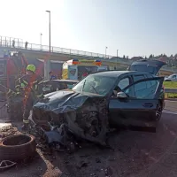 (FOTO + VIDEO) Huda prometna nesreča na koprski hitri cesti. 60-letnica zapeljala v napačno smer, vanjo je trčil domačin.