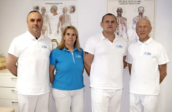  Ekipa strokovnjakov iz ordinacije MOGY Nova Gorica (od leve proti 
desni): dr. Januškevič, Beti Brajdot, dr. Gaidukevich in dr. Filipov