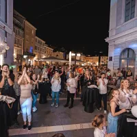  Praznovanju so se pridružili Pirančanke in Pirančani ter drugi ljubitelji sladkih dobrot, ki radi zahajajo v 
slovenski turistični biser.