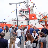Za novi vlačilec Ares &scaron;e krst v domačem pristani&scaron;ču (FOTO)