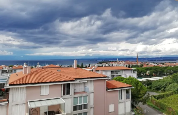 Participativni proračun v Izoli: ureditev javne razsvetljave, asfaltiranje igri&scaron;ča ...