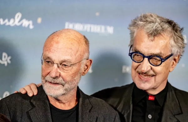 Wim Wenders (desno) je posnel film o nemškem slikarju in kiparju 
Anselmu Kieferju (levo). 