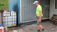 Tatovi so v namenskih posodah v kovinskem kontejnerju dvakrat 
razmetali zdravila, do so odnesli tista, ki jih vgrajujejo v prepovedane droge.