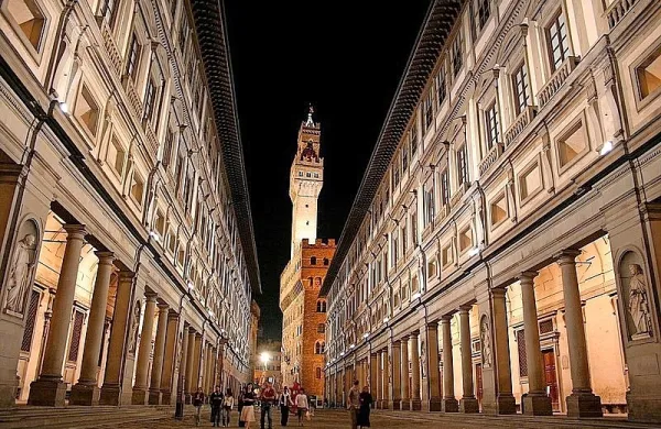 Več kot 20-letni spor o gradnji tako imenovane Isozaki Loggie v 
Galeriji Uffizi je končan.