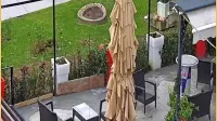 Terasa sredi Portoroža: jo je betonirala družina Hot ali med 
urejanjem promenade Občina Piran?