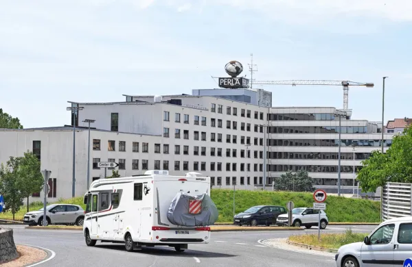 Na današnjih pogajanjih med vodstvom Hita in predstavniki 
sindikata igralniških delavcev (Sids) so vendarle prišli do dogovora.